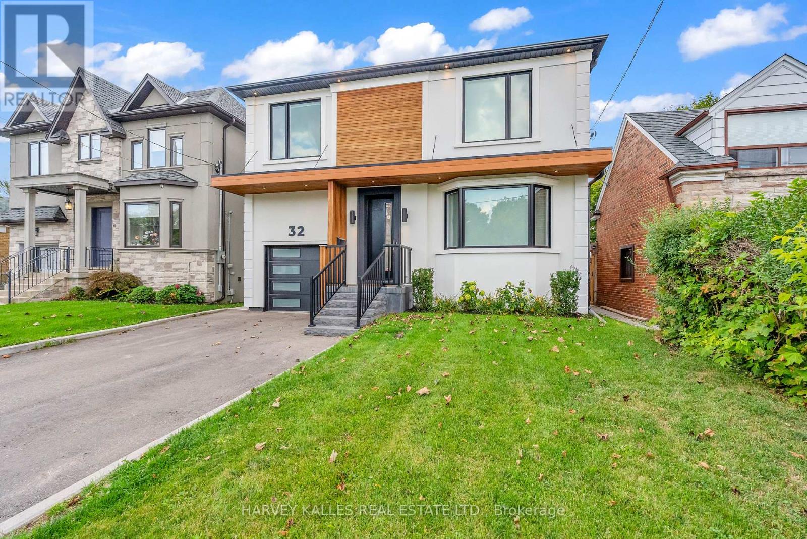 Detached at 32 ALMONT ROAD, Toronto (Clanton Park)