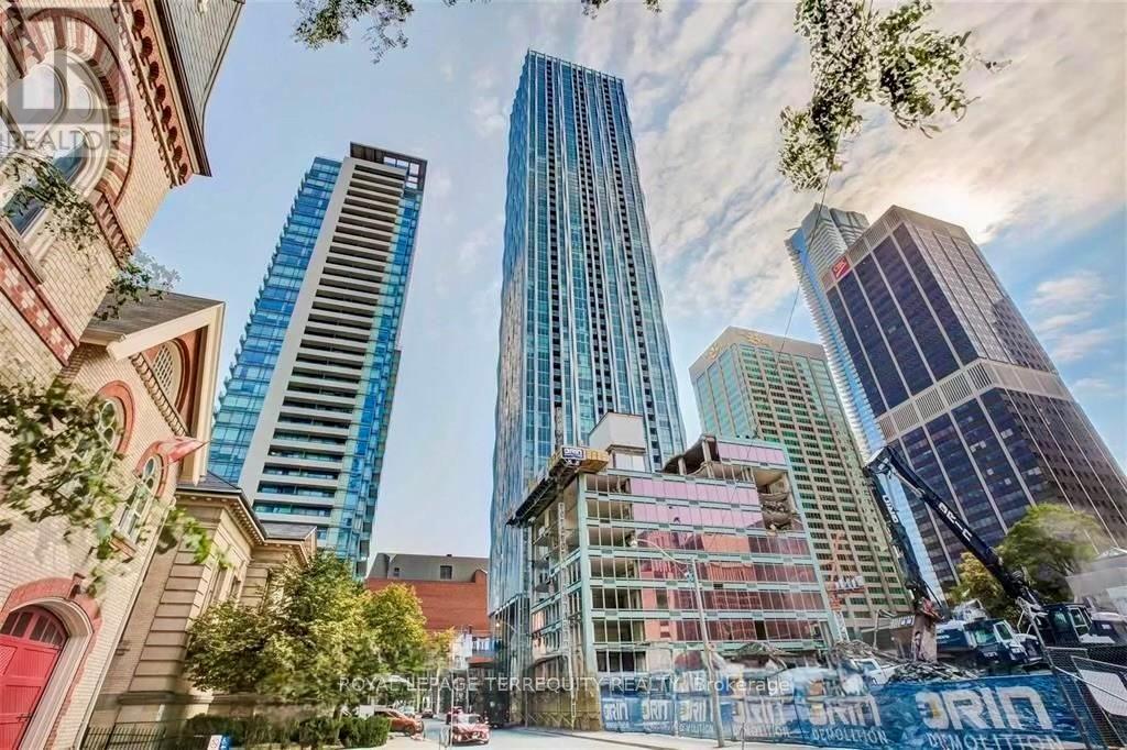 Apartment at 4202 - 1 YORKVILLE AVENUE, Toronto (Annex)
