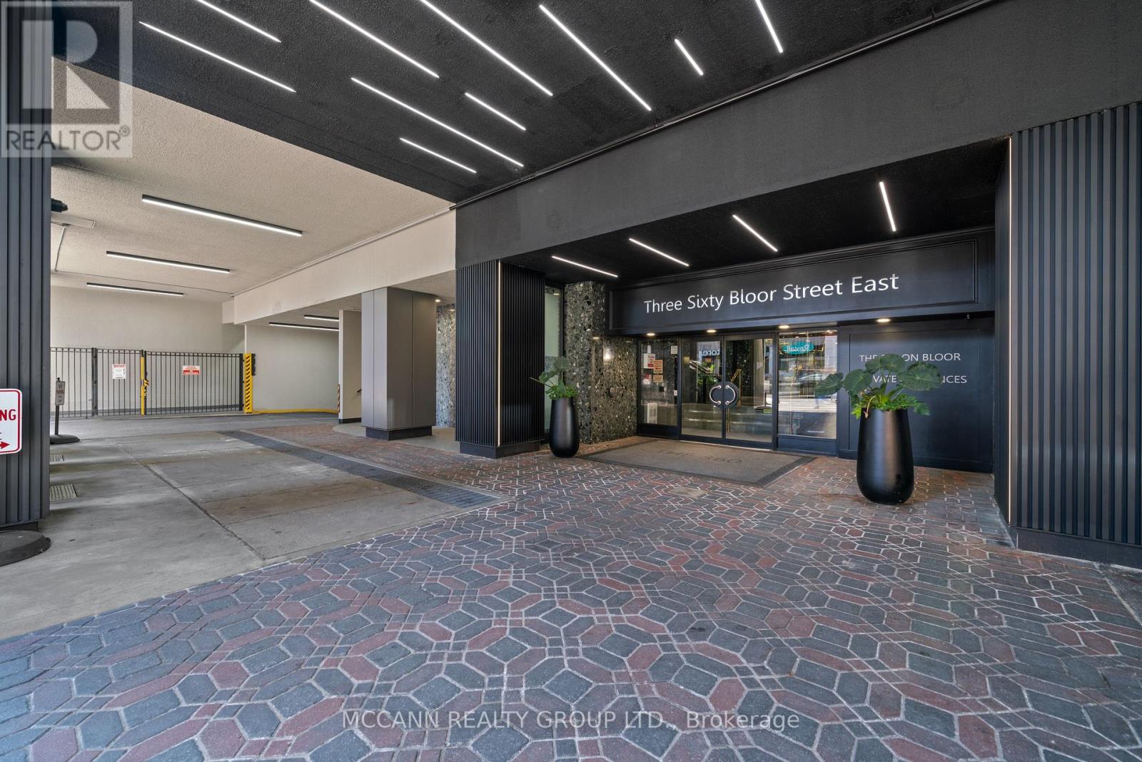 Apartment at 301 - 360 BLOOR STREET E, Toronto (Rosedale-Moore Park)