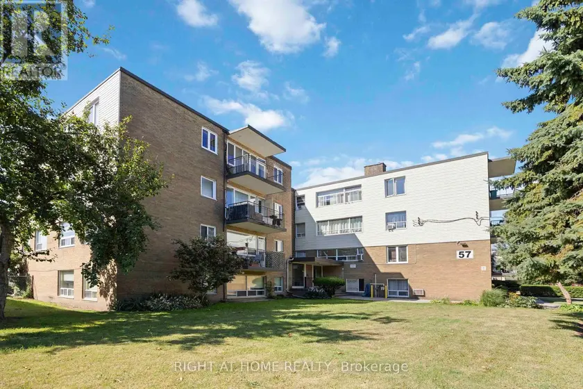 Apartment at 103 - 57 NEPTUNE DRIVE, Toronto (Englemount-Lawrence)