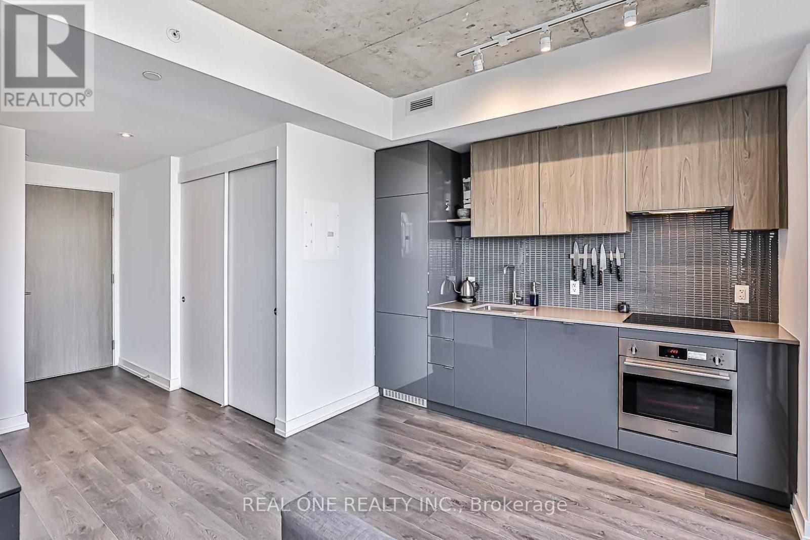 Apartment at 1104 - 161 ROEHAMPTON AVENUE, Toronto (Mount Pleasant West)