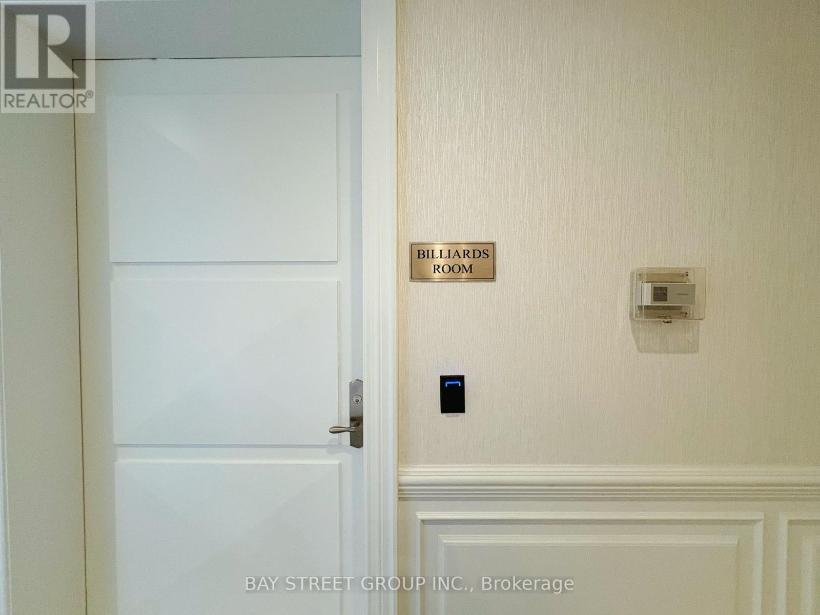 Apartment at 818 - 25 GREENVIEW AVENUE, Toronto