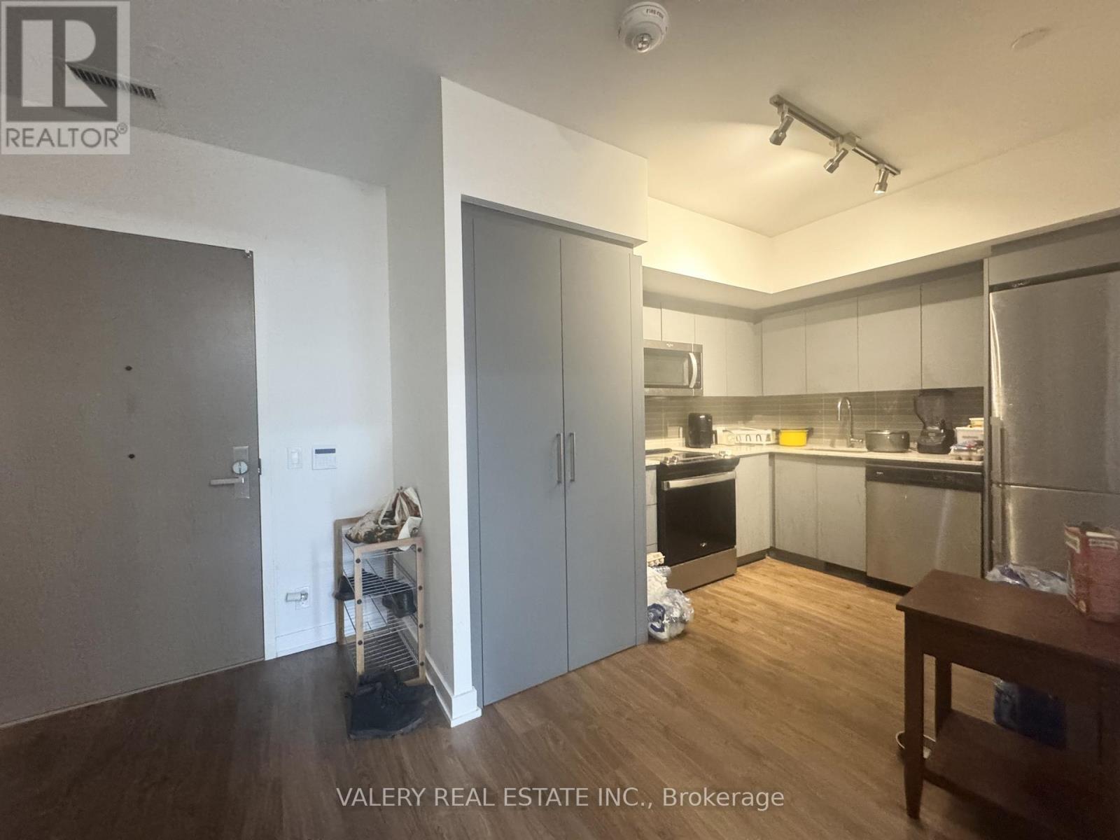 Apartment at 1023 - 30 TRETTI WAY, Toronto (Clanton Park)