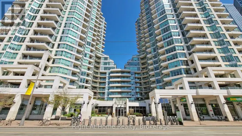 Apartment at 209 - 228 QUEENS QUAY W, Toronto (Waterfront Communities)