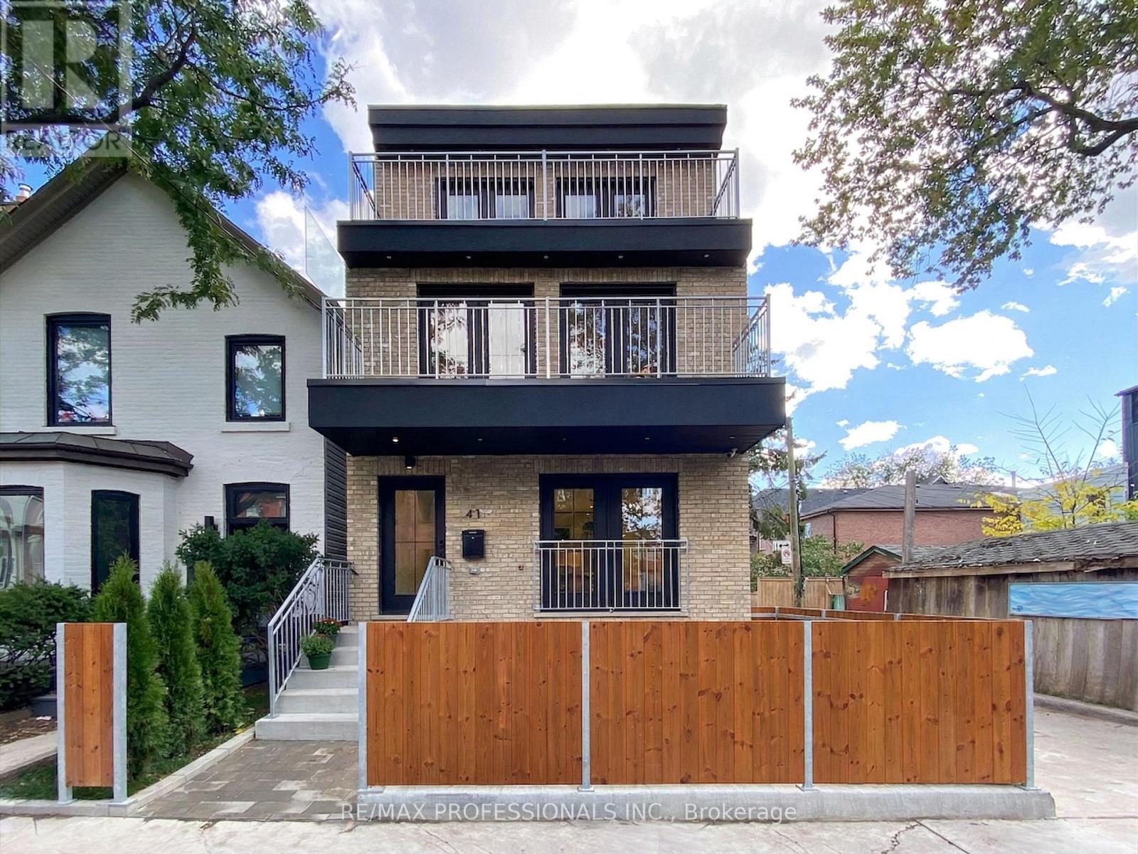 Multiplex at 41 ROLYAT STREET, Toronto (Trinity-Bellwoods)