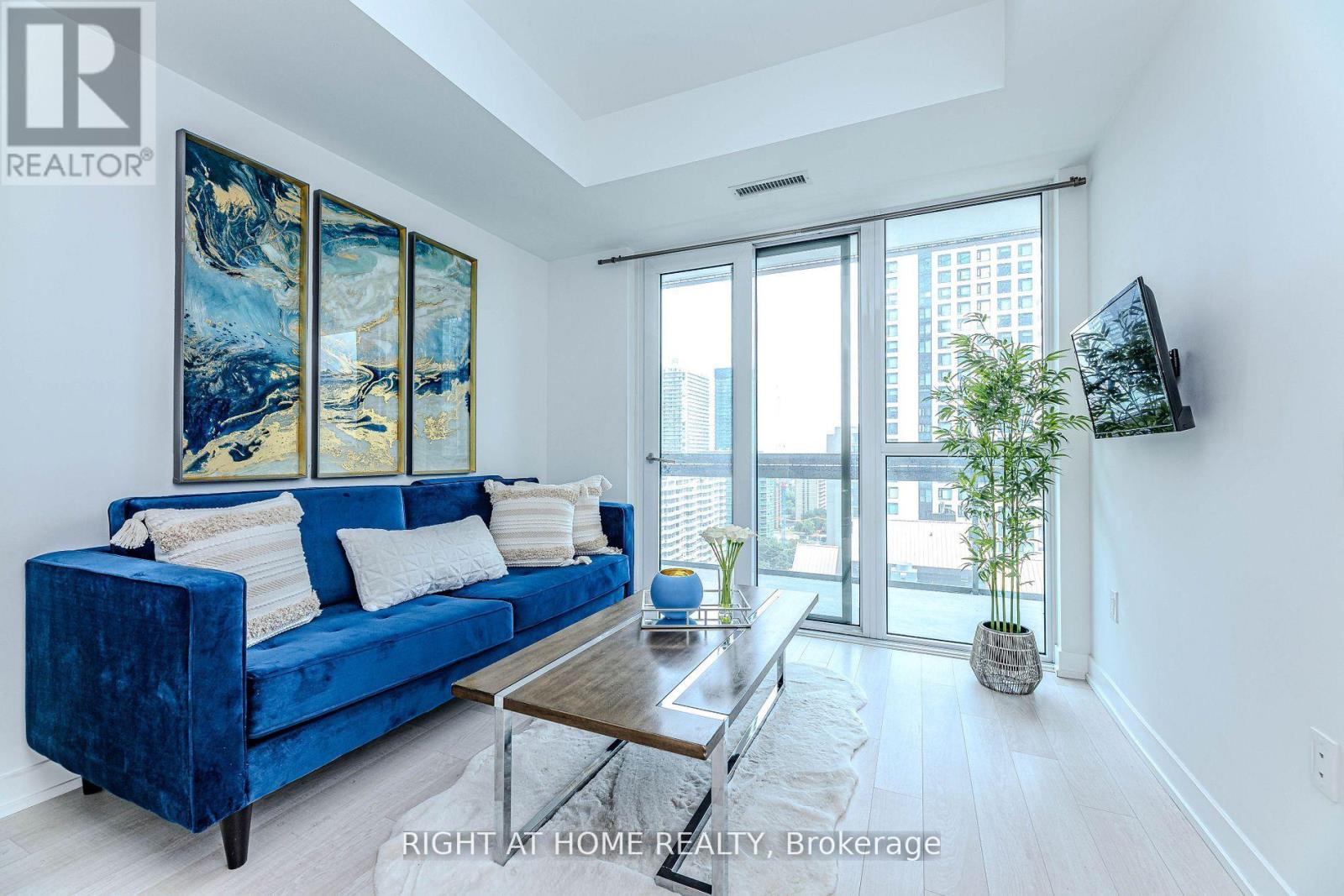 Apartment at 1301 - 39 ROEHAMPTON AVENUE, Toronto (Mount Pleasant West)