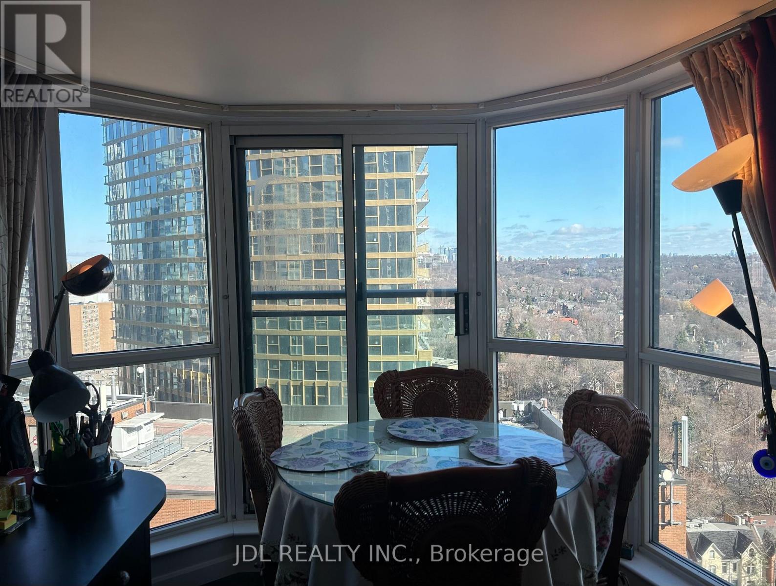 Apartment at ONE BEDROOM - 8 PARK RD ROAD, Toronto (Rosedale-Moore Park)