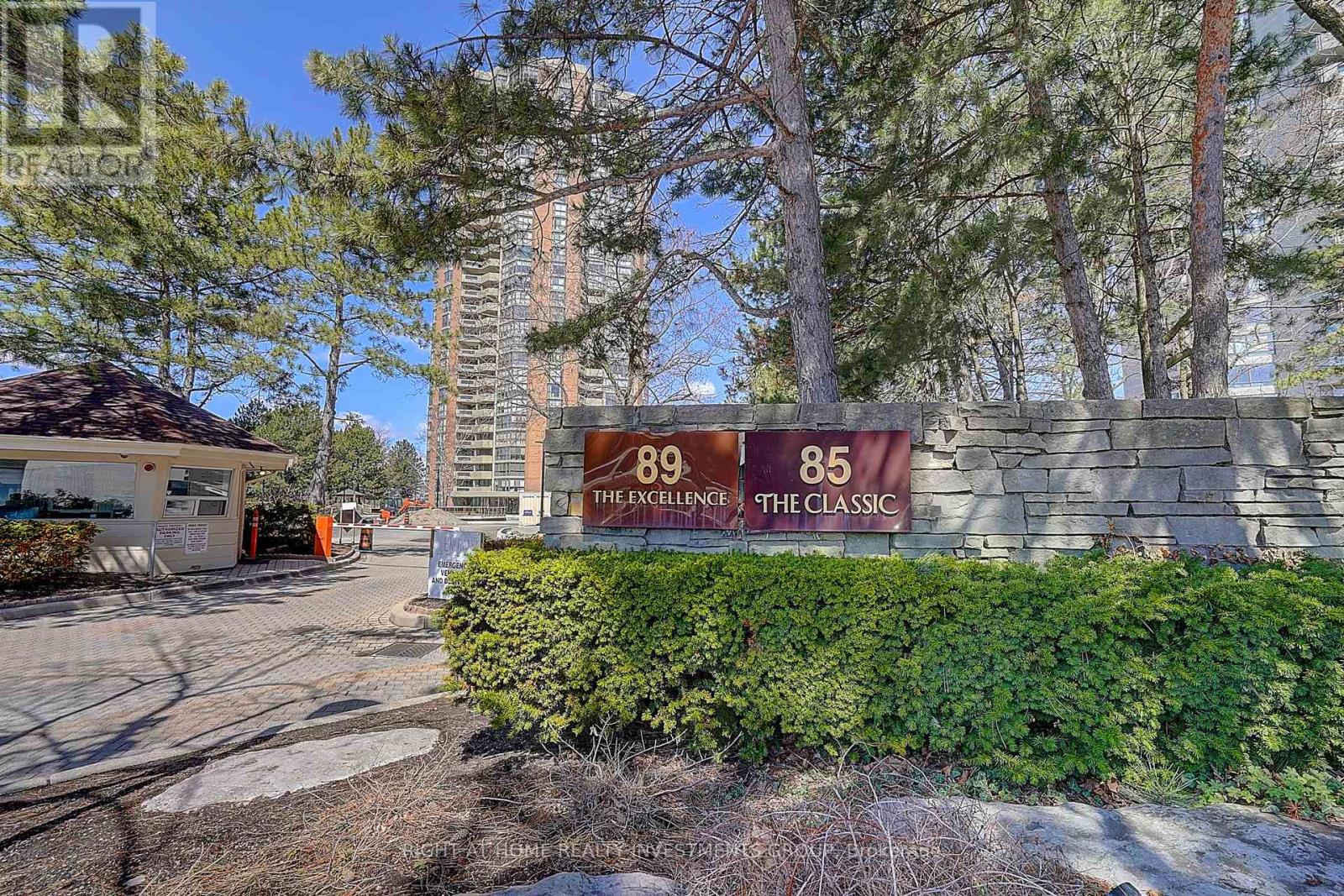 Apartment at 511 - 89 SKYMARK DRIVE, Toronto (Hillcrest Village)