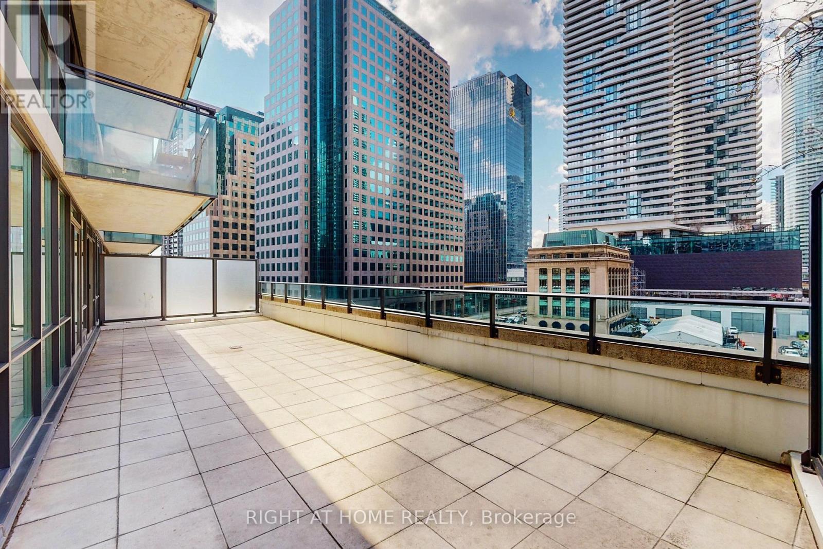 Apartment at 503 - 33 BAY STREET, Toronto (Waterfront Communities)