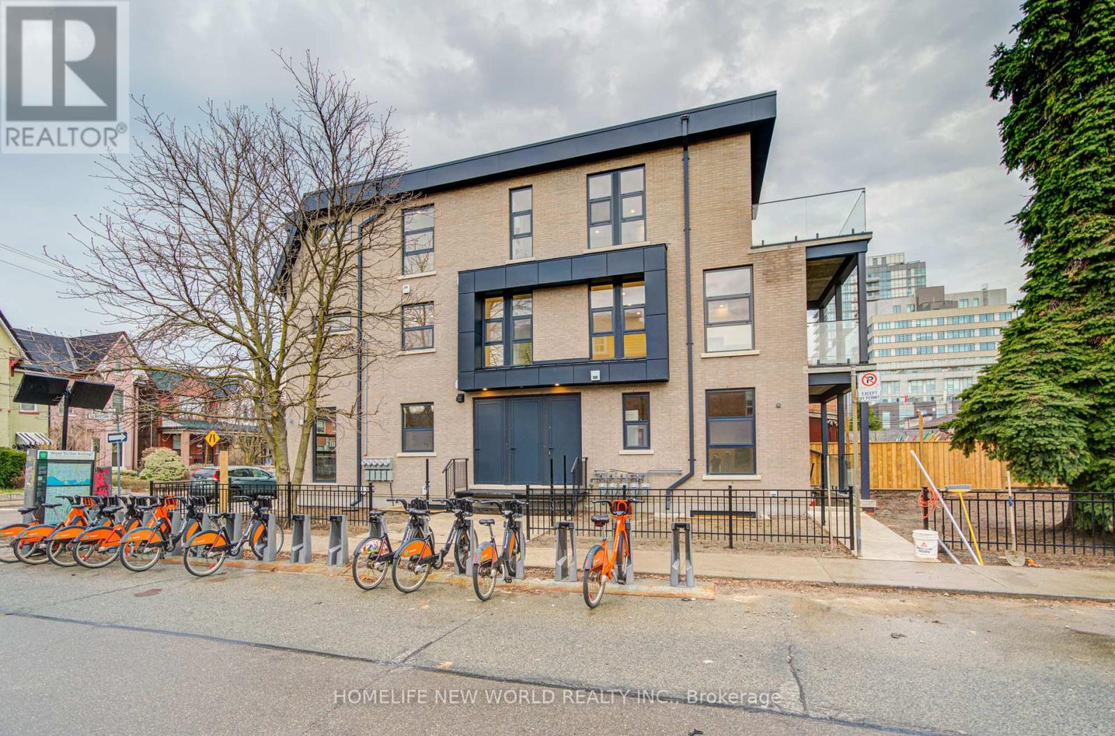 Multiplex at UNIT 3 - 78 GLADSTONE AVENUE, Toronto (Little Portugal)