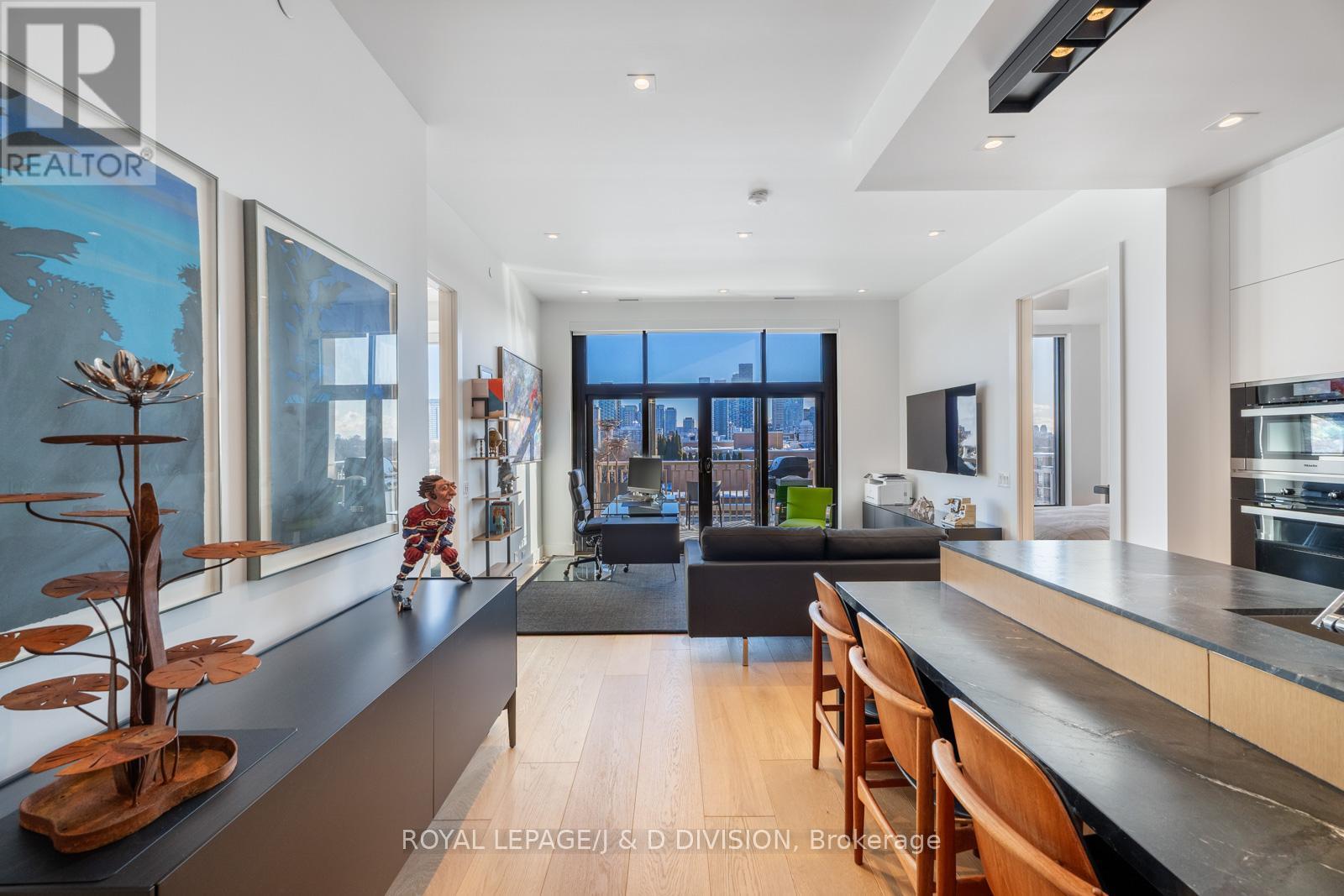Apartment at 710 - 1 STRATHGOWAN AVENUE, Toronto (Lawrence Park South)