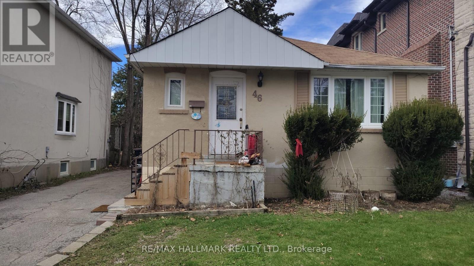 Detached at 46 MADAWASKA AVENUE, Toronto (Newtonbrook East)