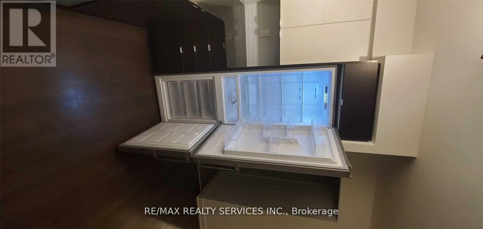 Apartment at 906 - 120 VARNA DRIVE, Toronto