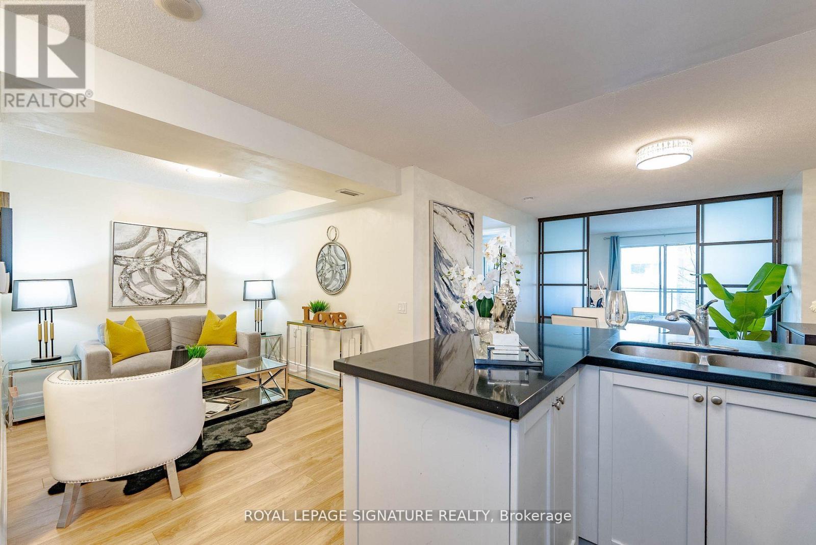 Apartment at 209 - 21 HILLCREST AVENUE, Toronto (Willowdale East)