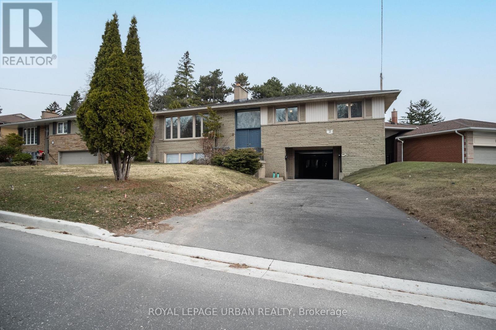 Detached at 9 PAGE AVENUE, Toronto (Bayview Village)