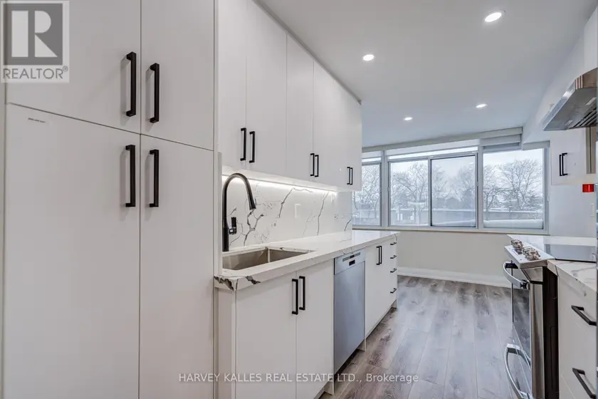 Apartment at 109 - 3000 BATHURST STREET, Toronto (Englemount-Lawrence)
