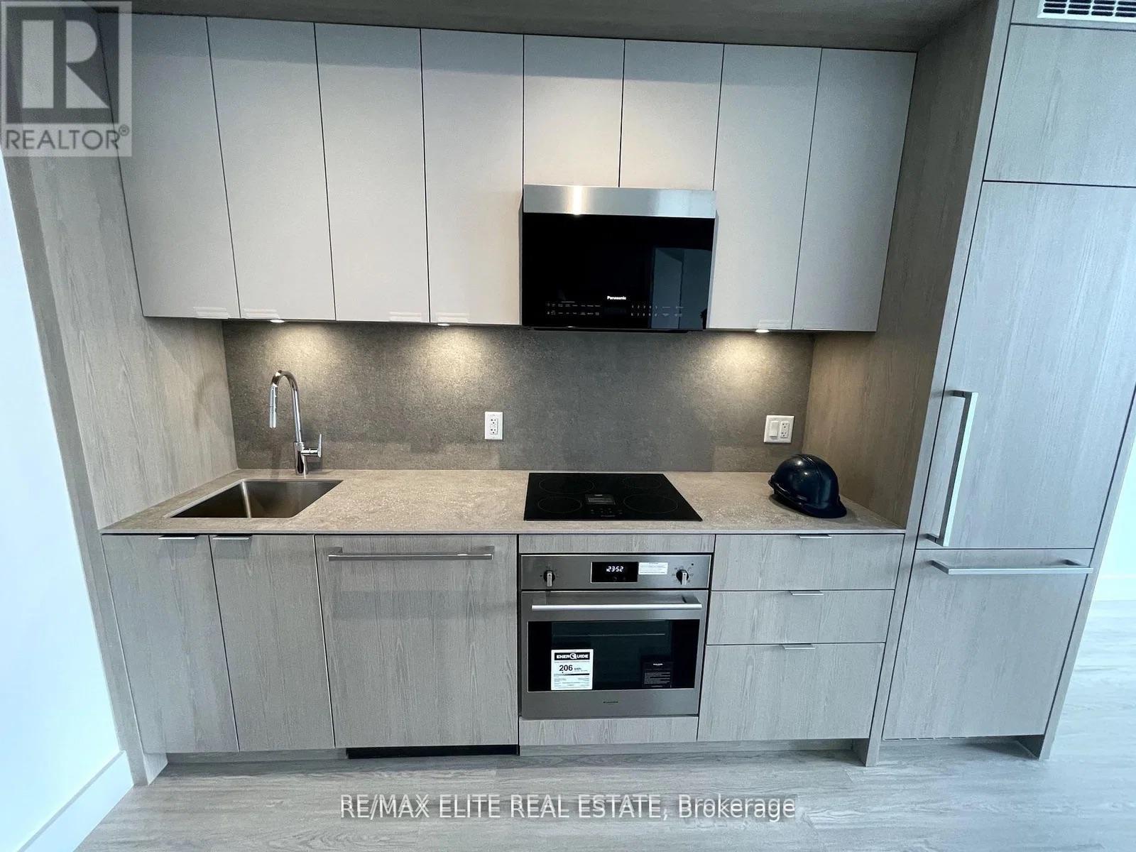 Apartment at 512 - 6 GREENBRIAR ROAD, Toronto