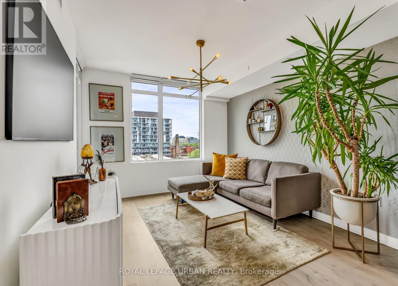 Apartment at 611 - 27 BATHURST STREET, Toronto (Waterfront Communities)
