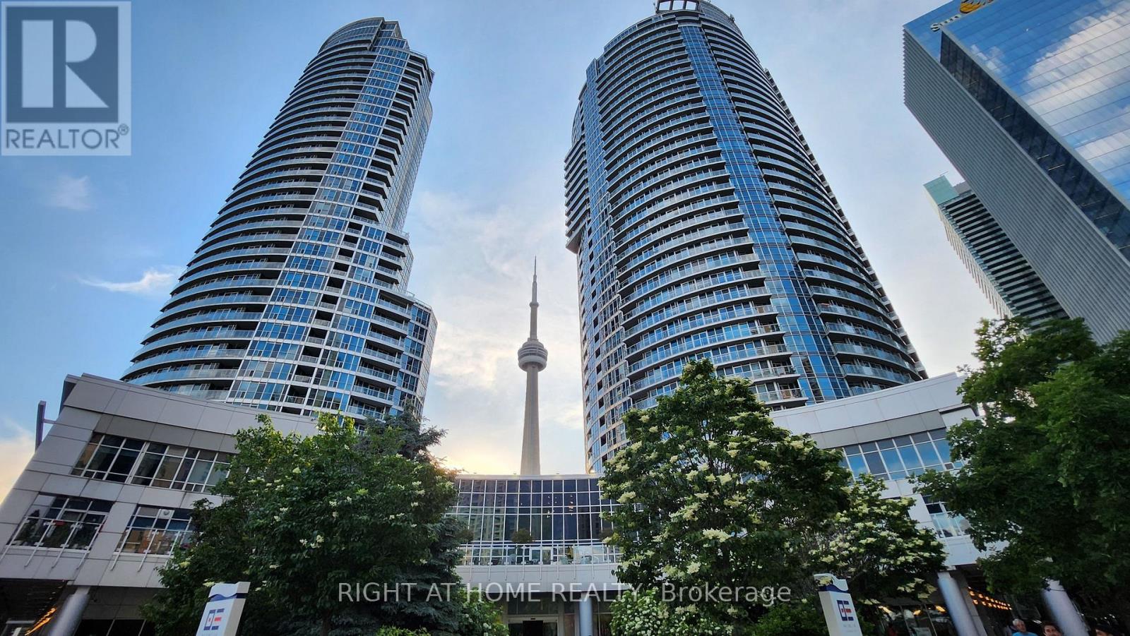 Apartment at 1912 - 8 YORK STREET, Toronto (Waterfront Communities)