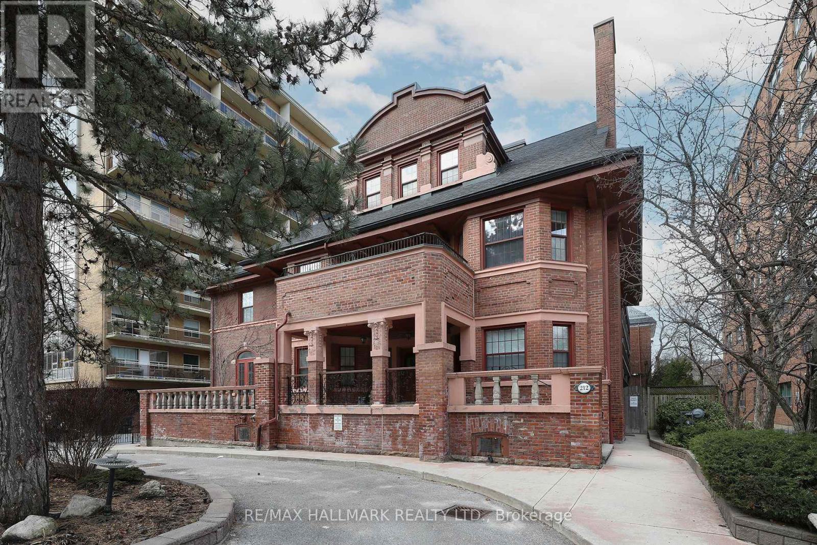 Apartment at 106 - 212 ST. GEORGE STREET, Toronto (Annex)