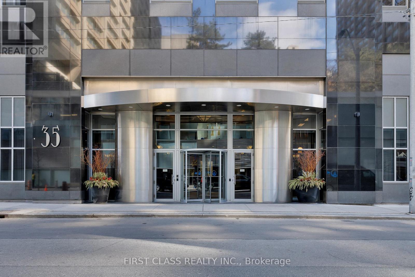 Apartment at 2208 - 35 BALMUTO STREET, Toronto (Bay Street Corridor)