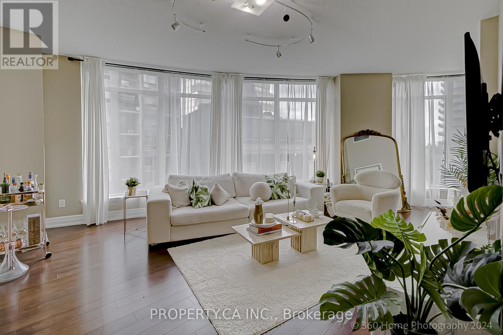 Apartment at 702 - 8 SCOLLARD STREET, Toronto (Annex)