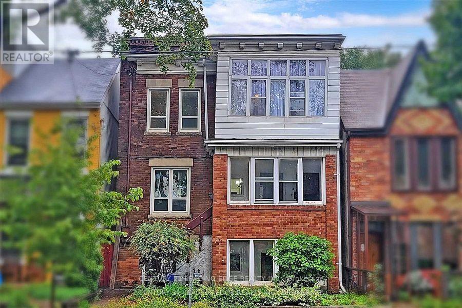 Detached at MAIN LEVEL - 233 BORDEN STREET, Toronto (University)