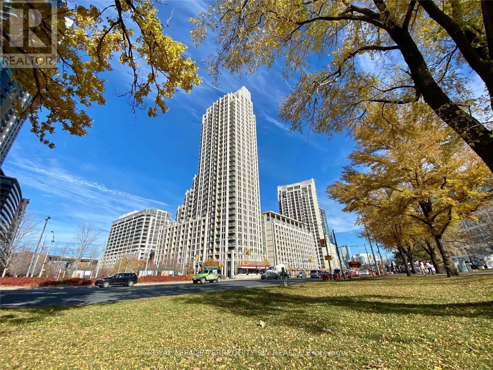 Apartment at 405 - 628 FLEET STREET, Toronto (Niagara)