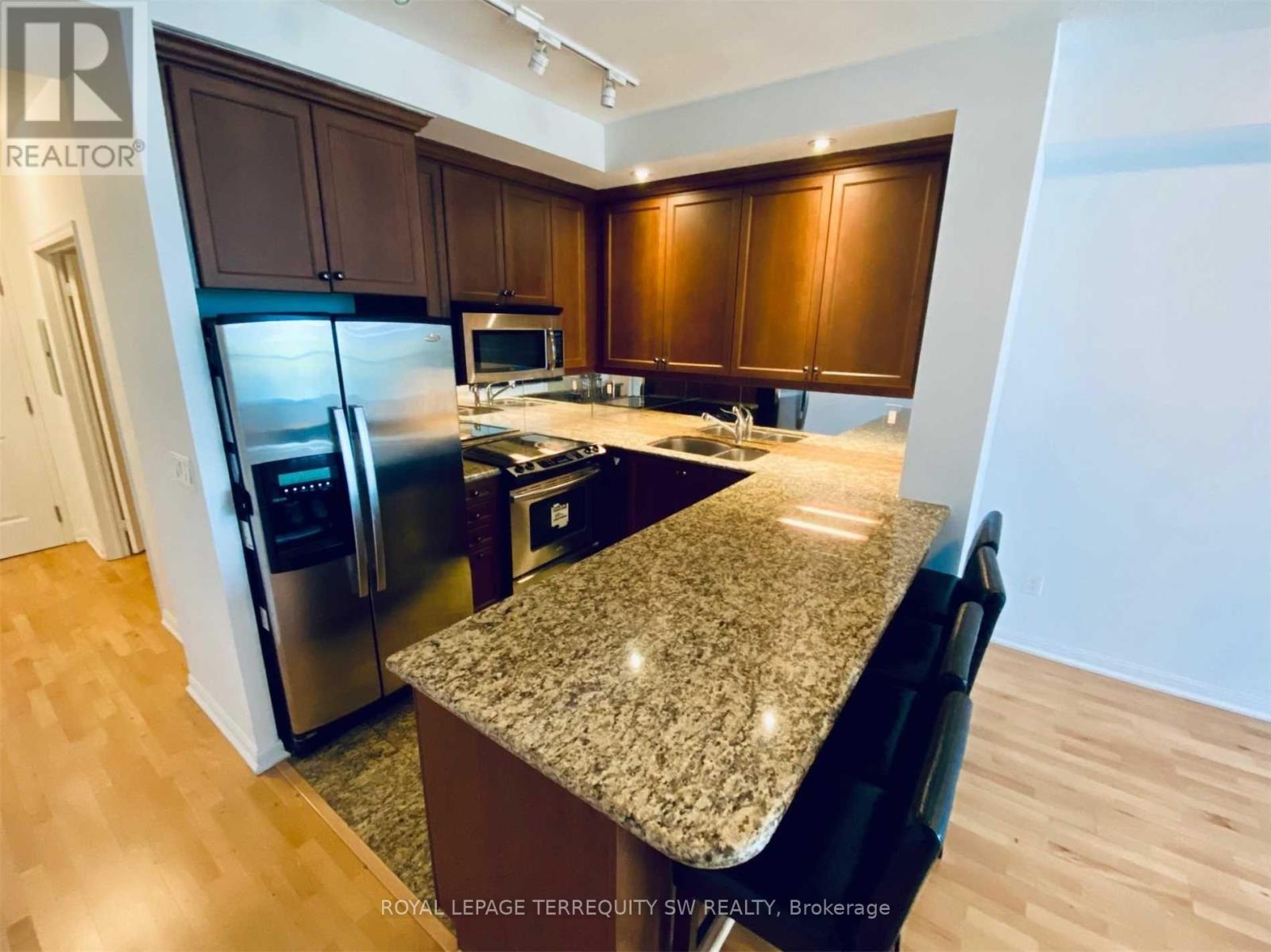 Apartment at 405 - 628 FLEET STREET, Toronto