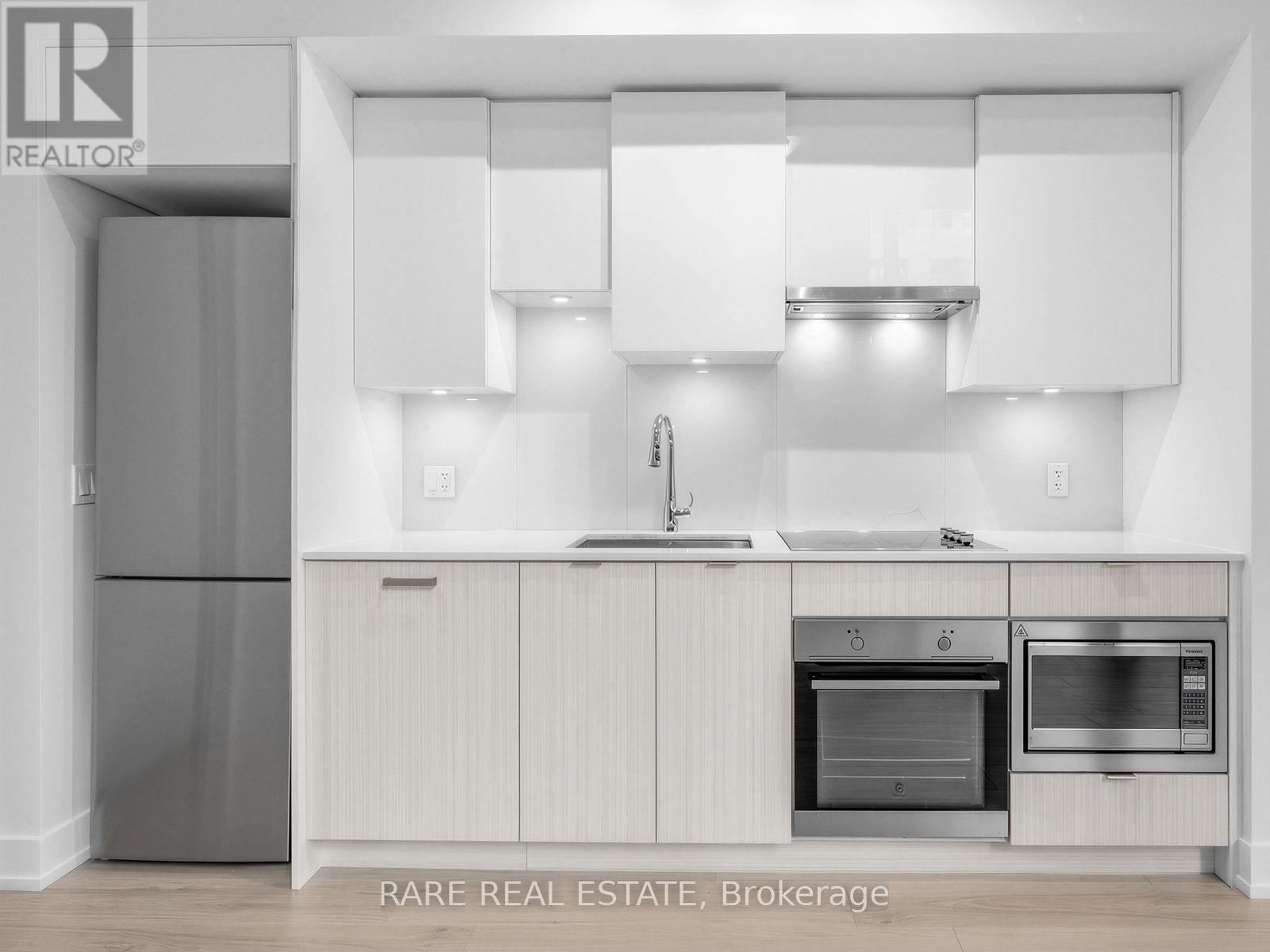 Apartment at 105 - 99 BROADWAY AVENUE, Toronto (Mount Pleasant West)