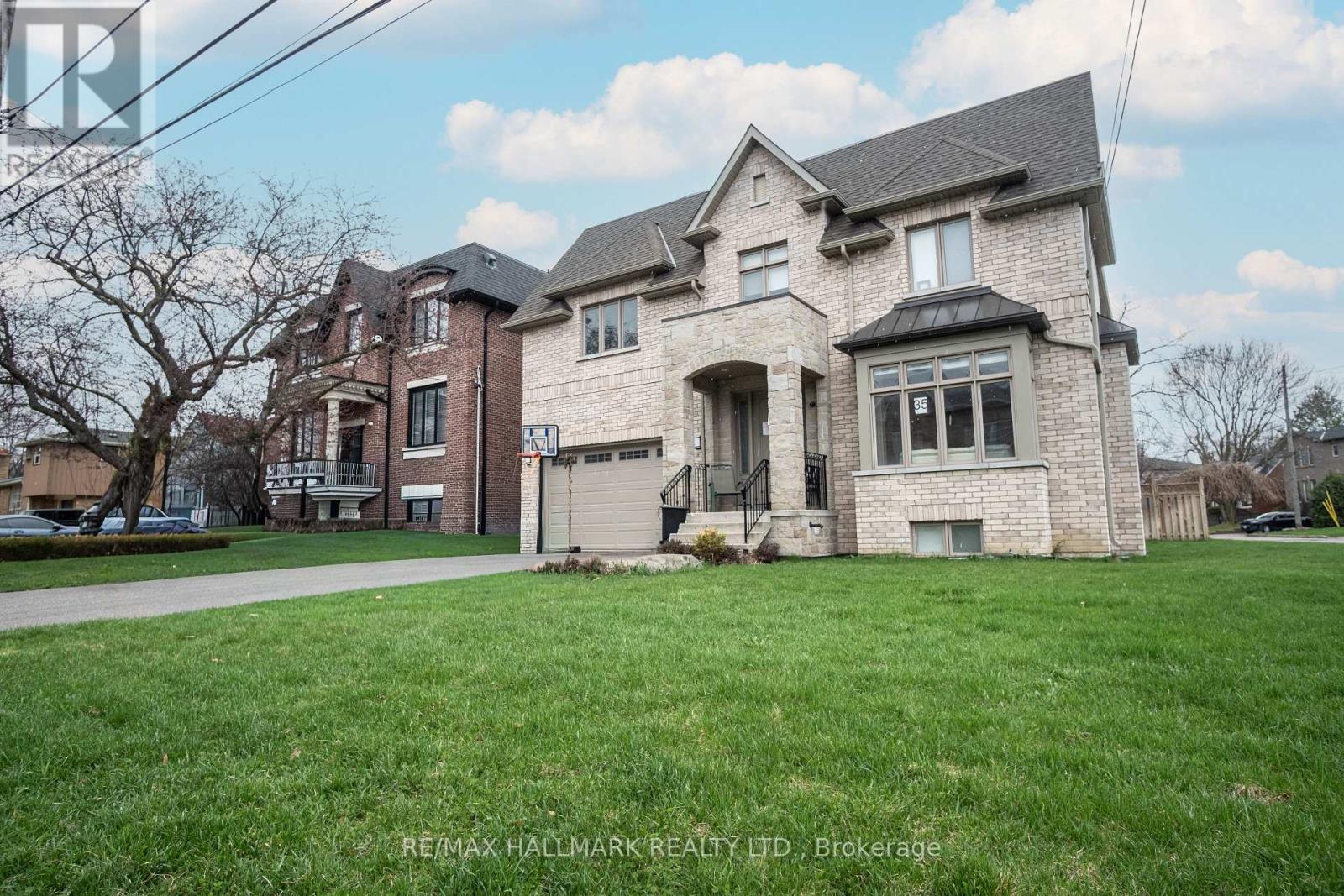 Detached at 1 - 35 ROBERTA DRIVE, Toronto (Englemount-Lawrence)