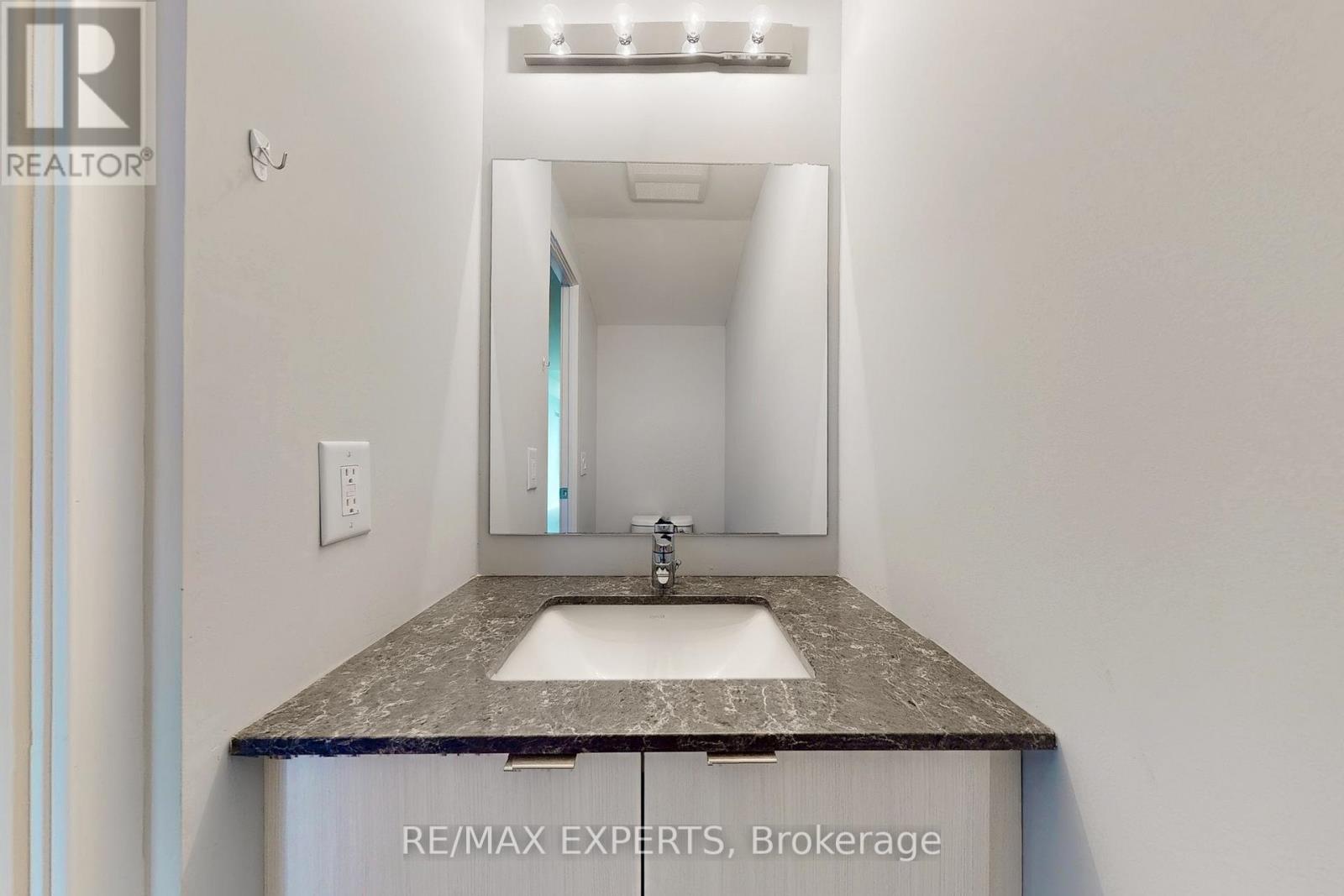 Townhouse at TH 106 - 3237 BAYVIEW AVENUE, Toronto