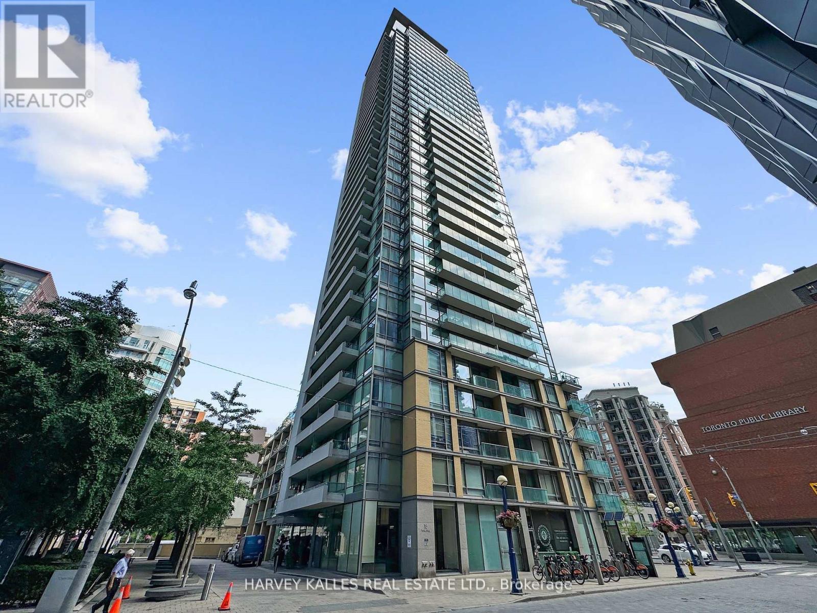 Apartment at 1606 - 18 YORKVILLE AVENUE, Toronto (Annex)