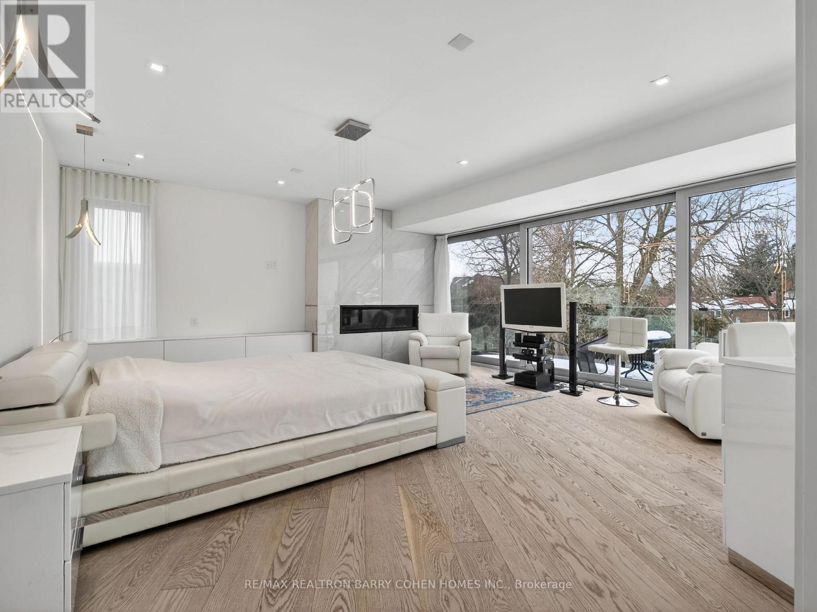 Detached at 8 CADMUS ROAD, Toronto