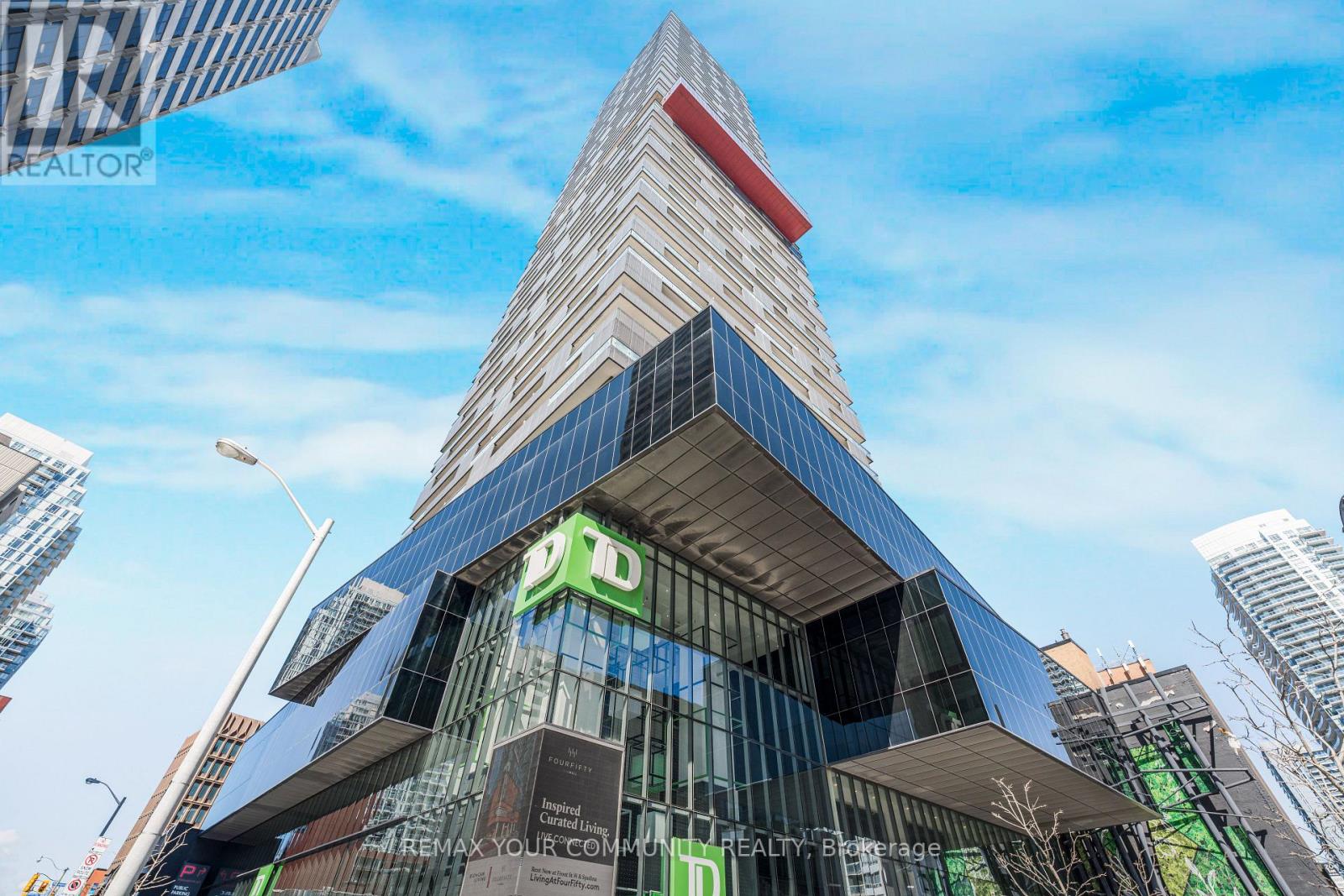 Apartment at 1108 - 8 EGLINTON AVENUE, Toronto (Mount Pleasant West)