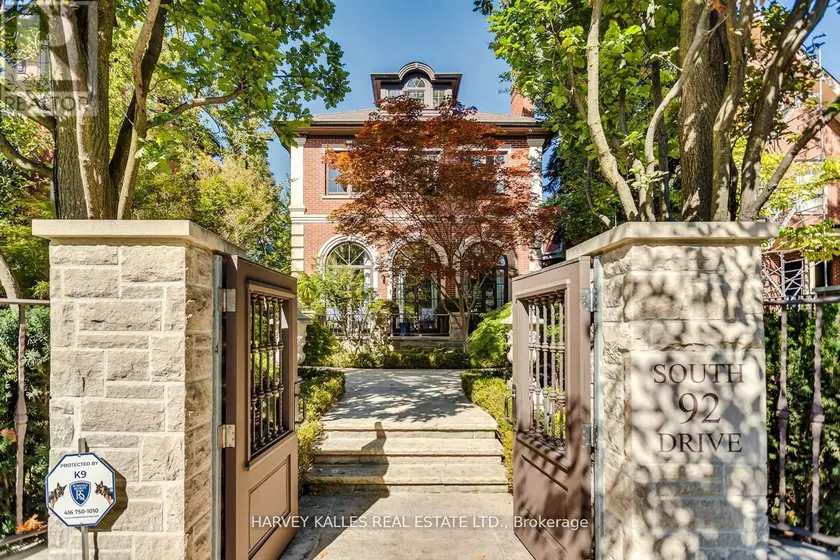 Detached at 92 SOUTH DRIVE, Toronto