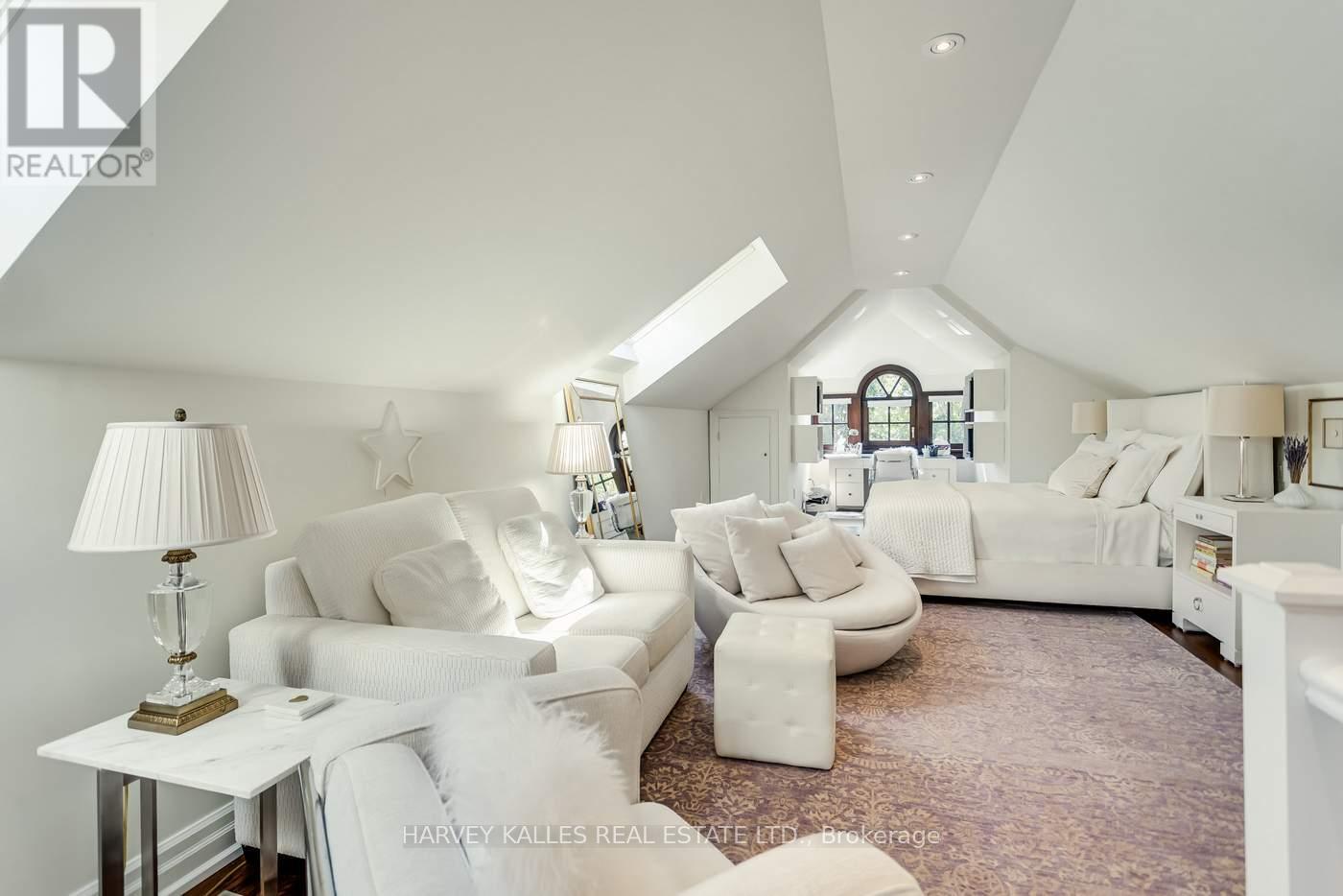 Detached at 92 SOUTH DRIVE, Toronto