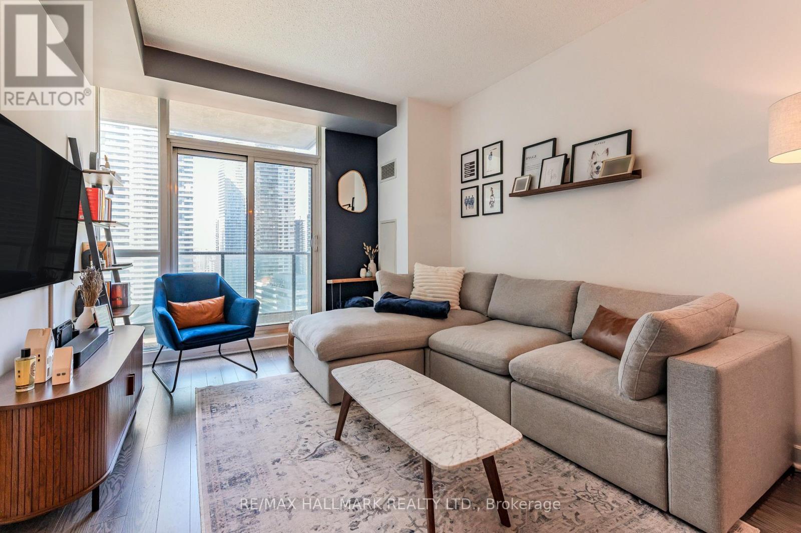 Apartment at 2211 - 18 HARBOUR STREET, Toronto (Waterfront Communities)