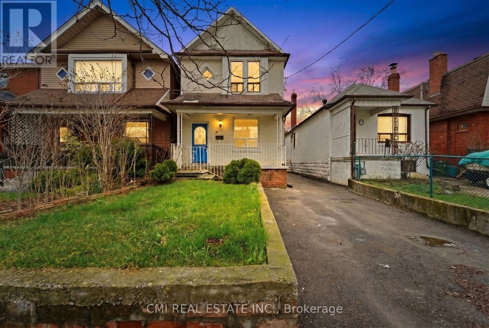 Multiplex at 49 HOLLAND PARK AVENUE, Toronto (Oakwood Village)
