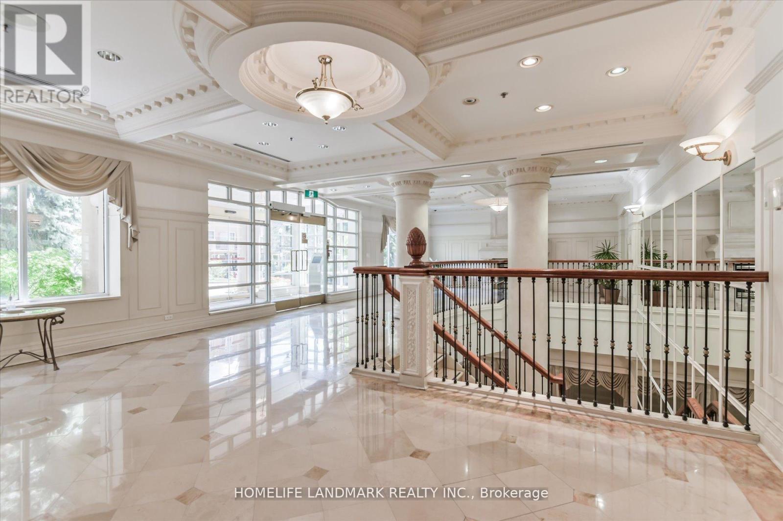 Apartment at 206 - 18 SOMMERSET WAY, Toronto (Willowdale East)