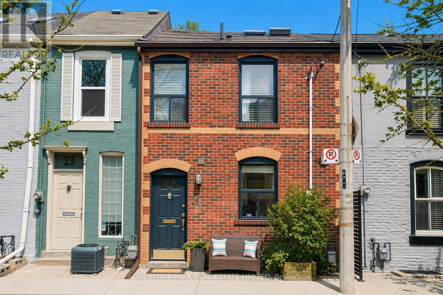 Townhouse at 25 BISHOP STREET, Toronto (Annex)
