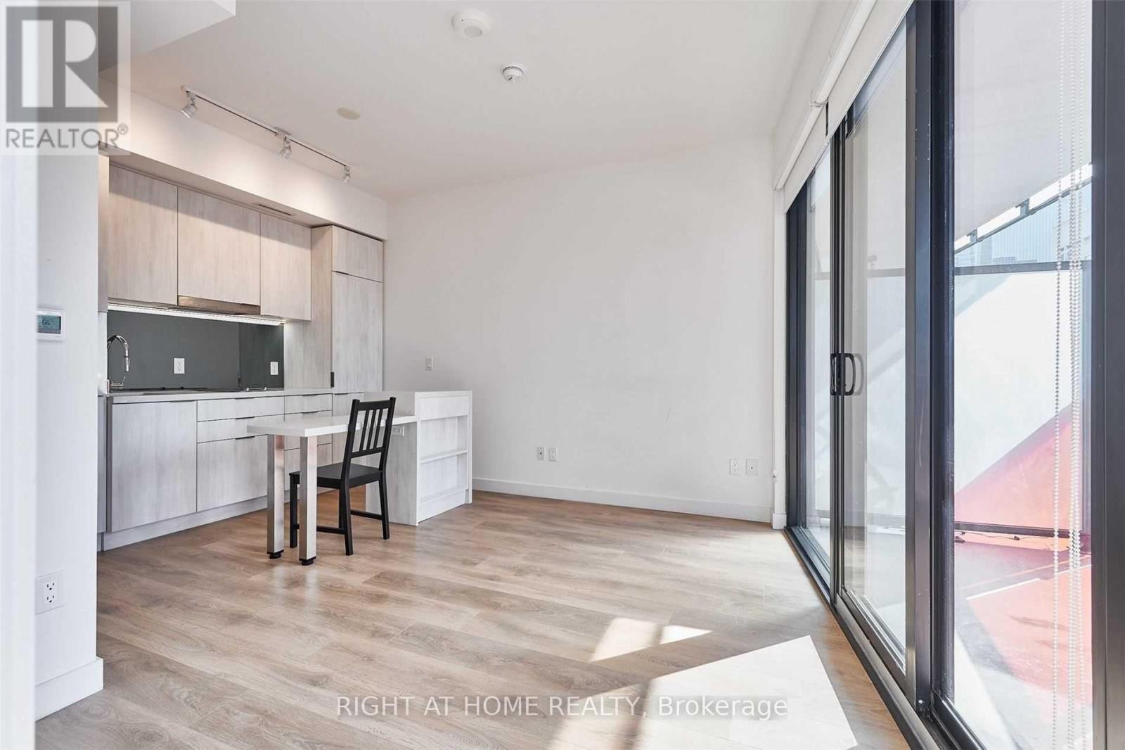 Apartment at 1716 - 215 QUEEN STREET W, Toronto (Waterfront Communities)