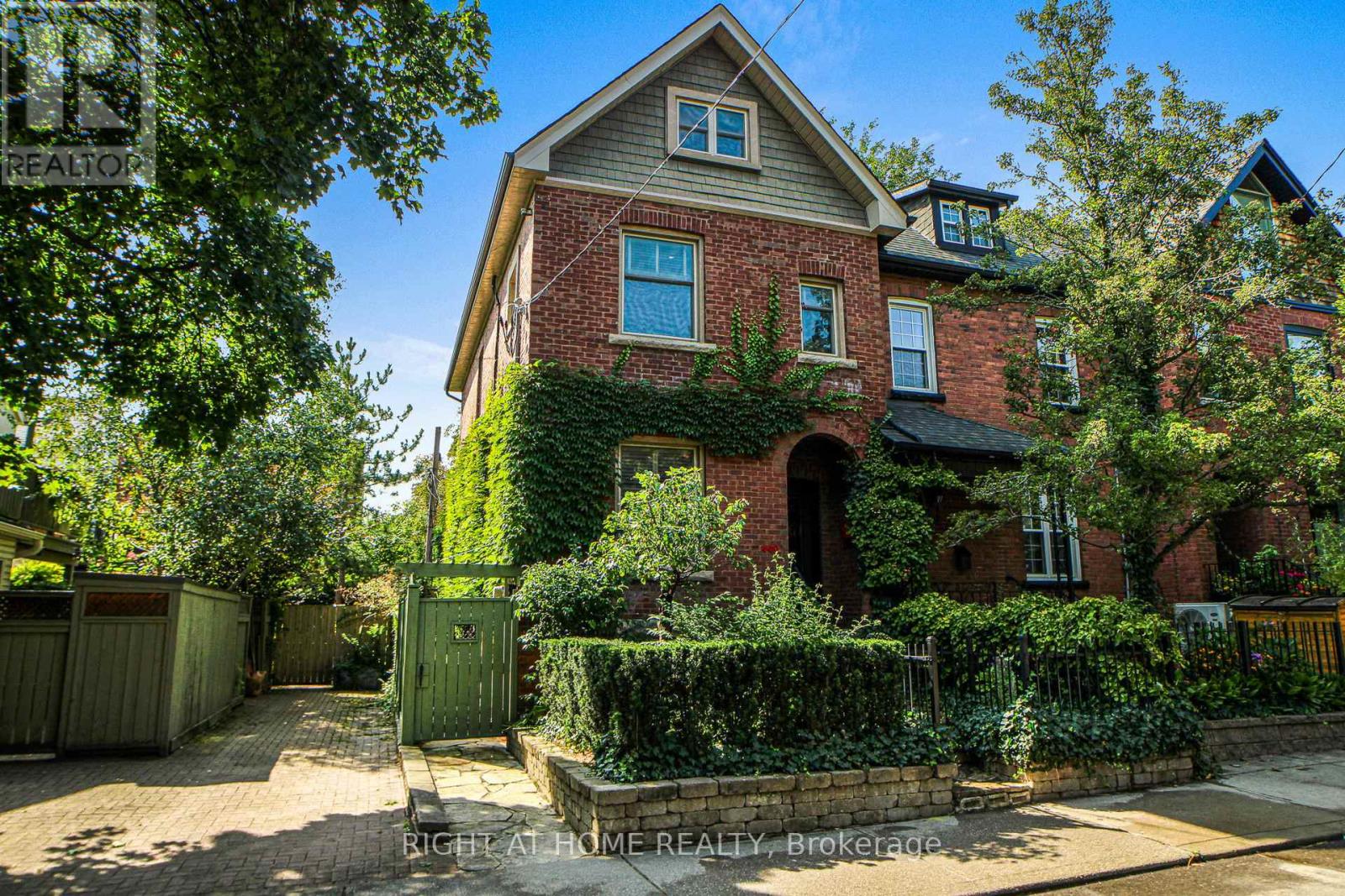 Townhouse at 440 SACKVILLE STREET, Toronto