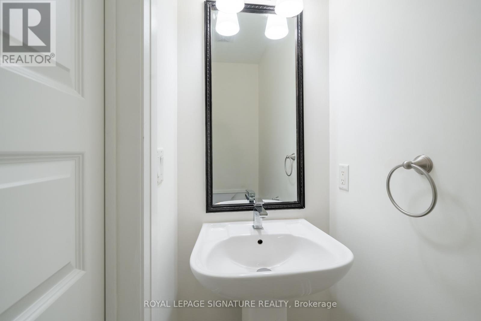 Townhouse at 13 - 11 ELDORA AVENUE, Toronto (Newtonbrook West)