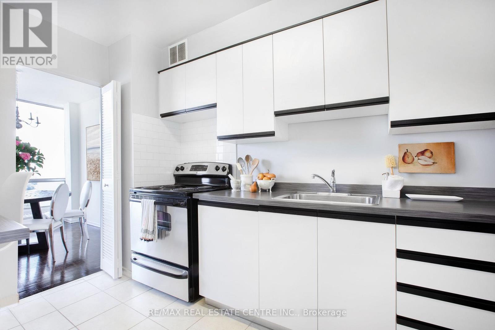 Apartment at 1515 - 50 GRAYDON HALL DRIVE, Toronto