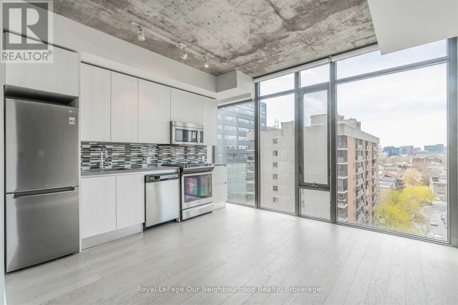 Apartment at 806 - 111 BATHURST STREET, Toronto (Waterfront Communities)