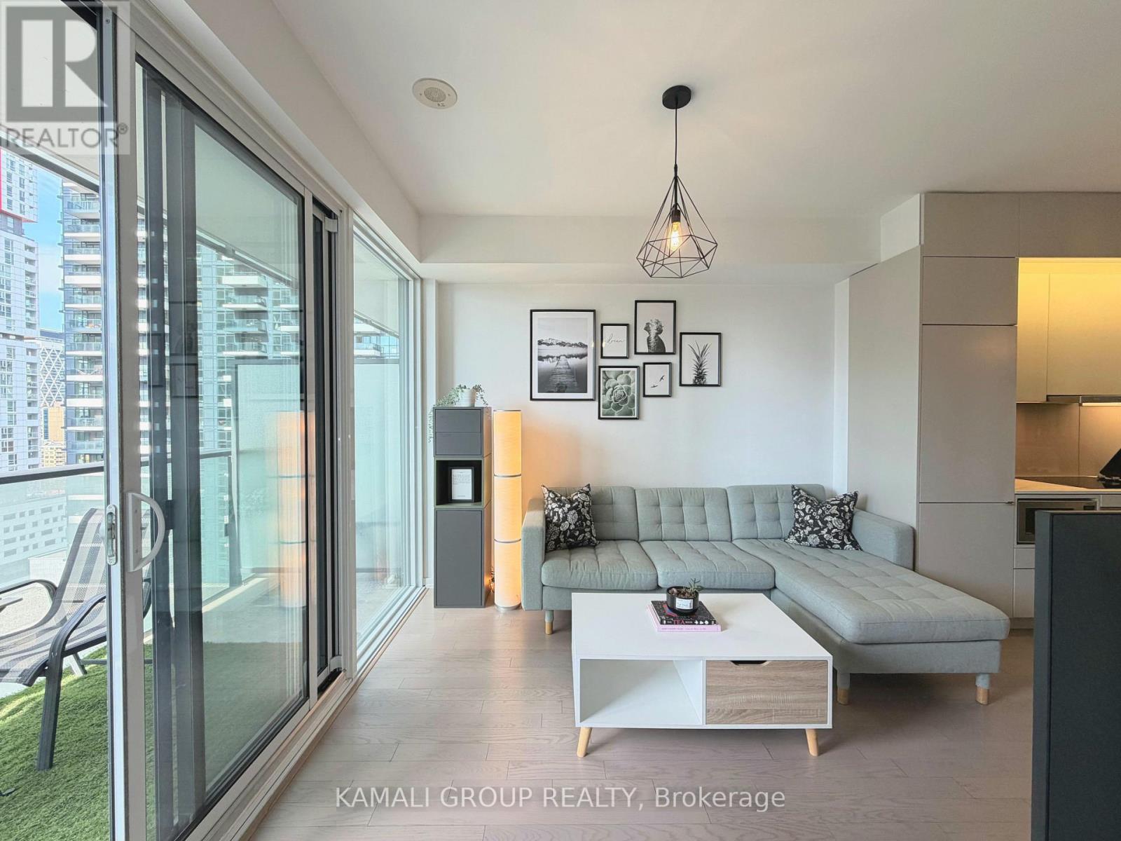Apartment at 1712 - 101 PETER STREET, Toronto (Waterfront Communities)