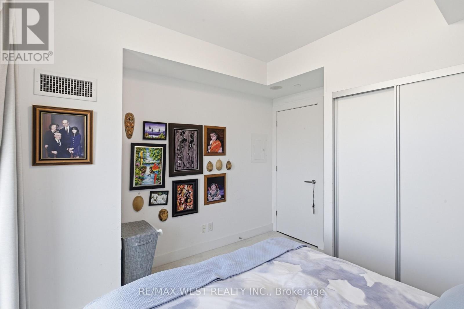 Apartment at 617 - 3018 YONGE STREET, Toronto