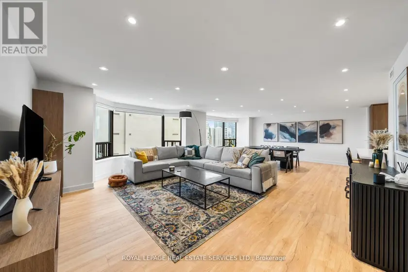 Apartment at 2008 - 175 CUMBERLAND STREET, Toronto