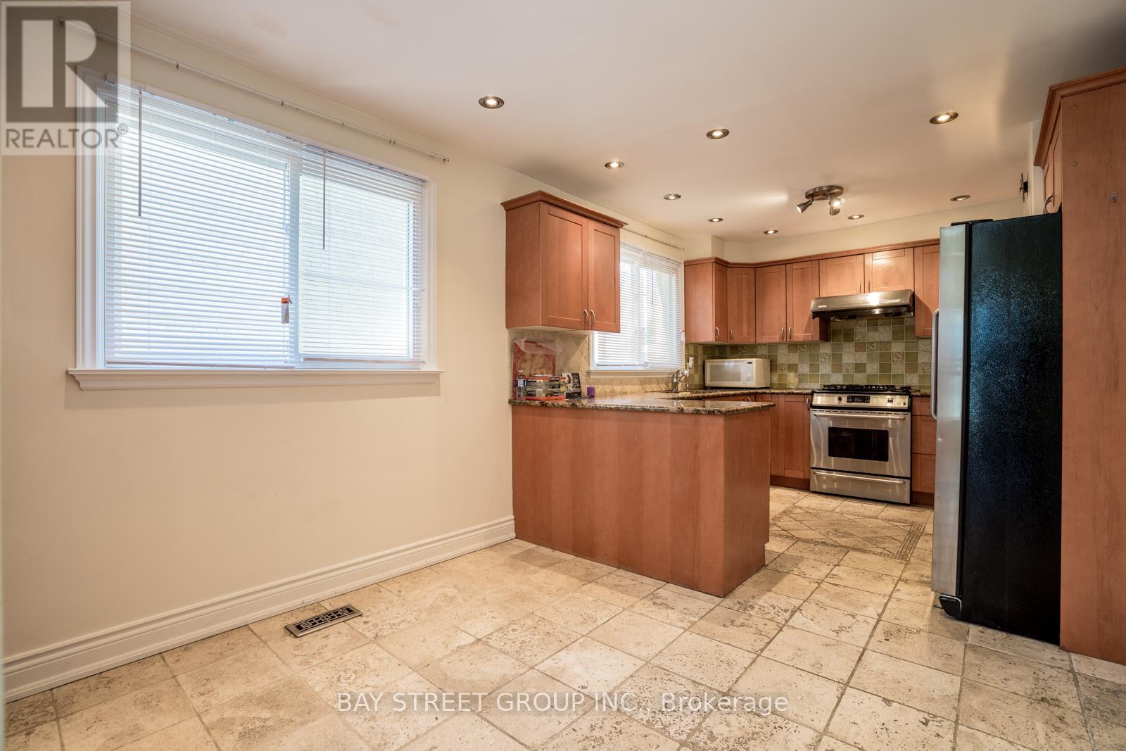 Detached at 38 FOURSOME CRESCENT, Toronto